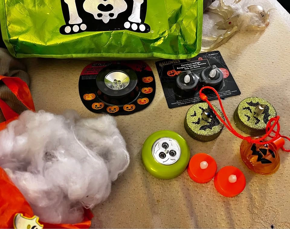 Halloween Decor Lot