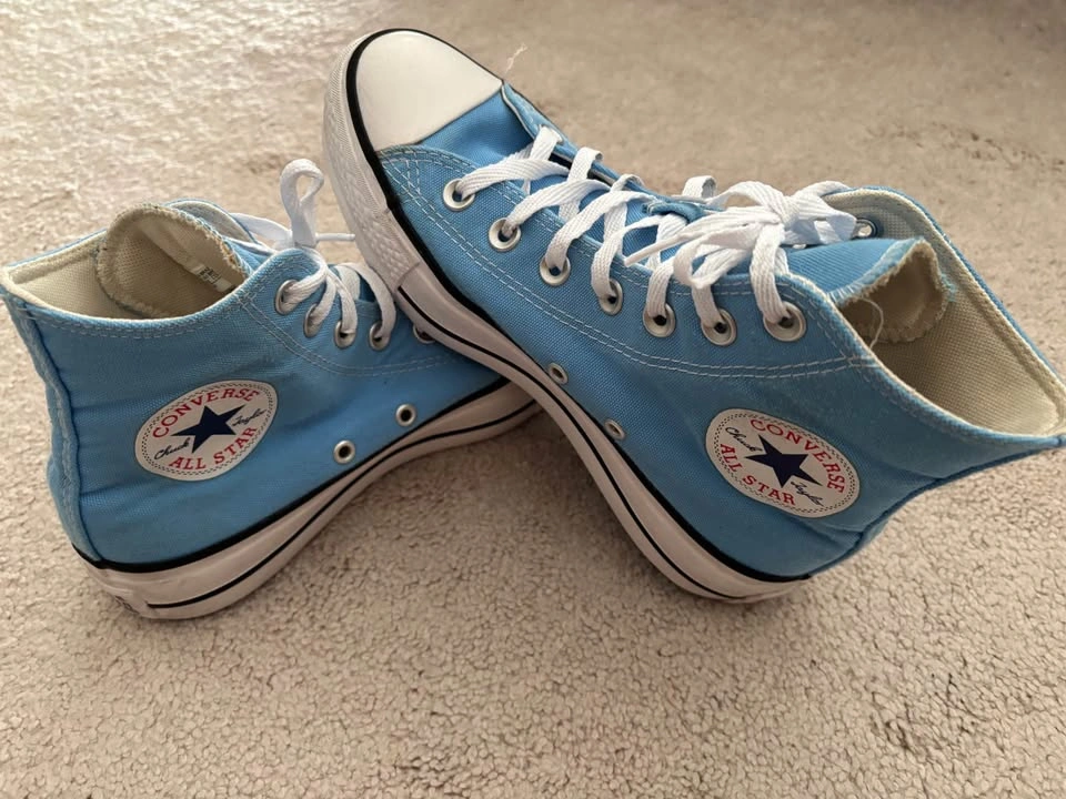 CONVERSE BLUE HIGH TOP SHOES - Size 4.5 ($30) - photo 4
