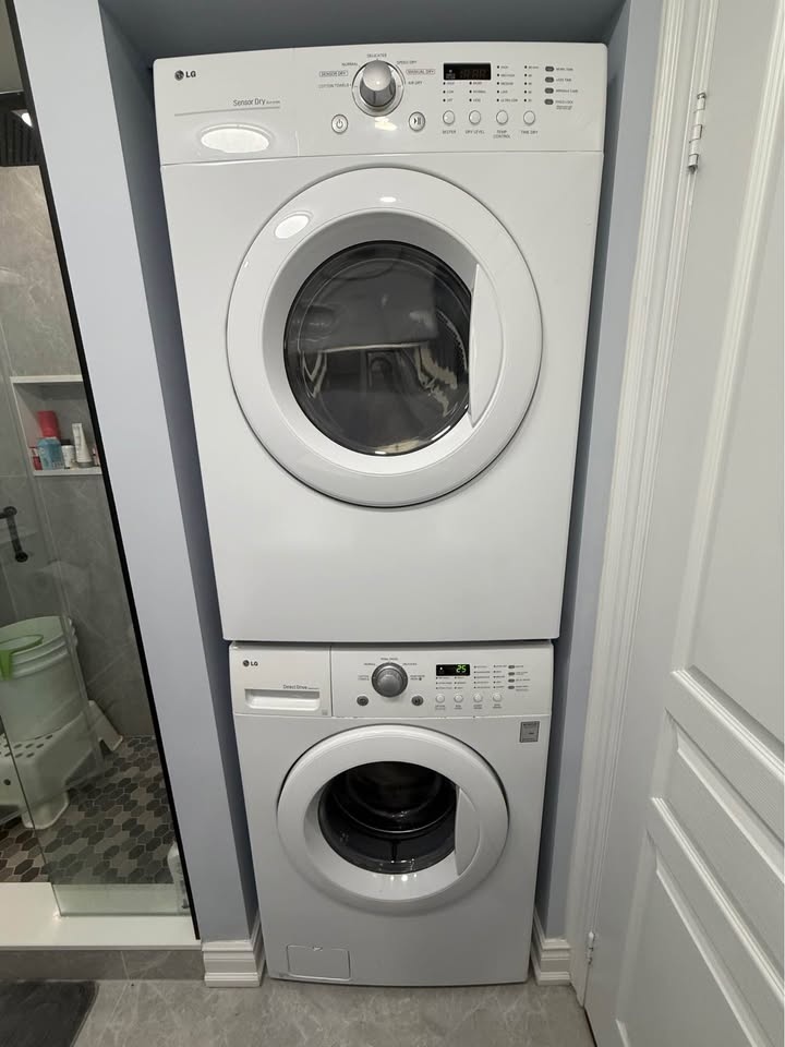 LG Washer Dryer Set - photo 2