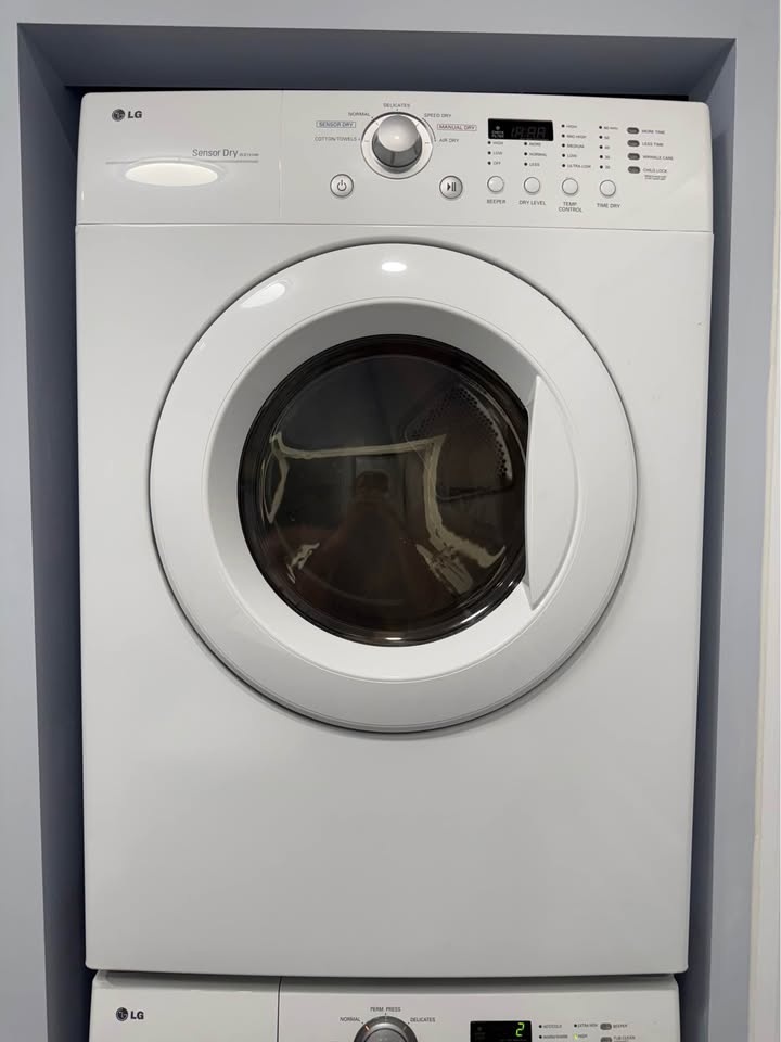 LG Washer Dryer Set - photo 4