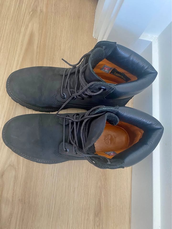 Timberland boots in black W 6.5