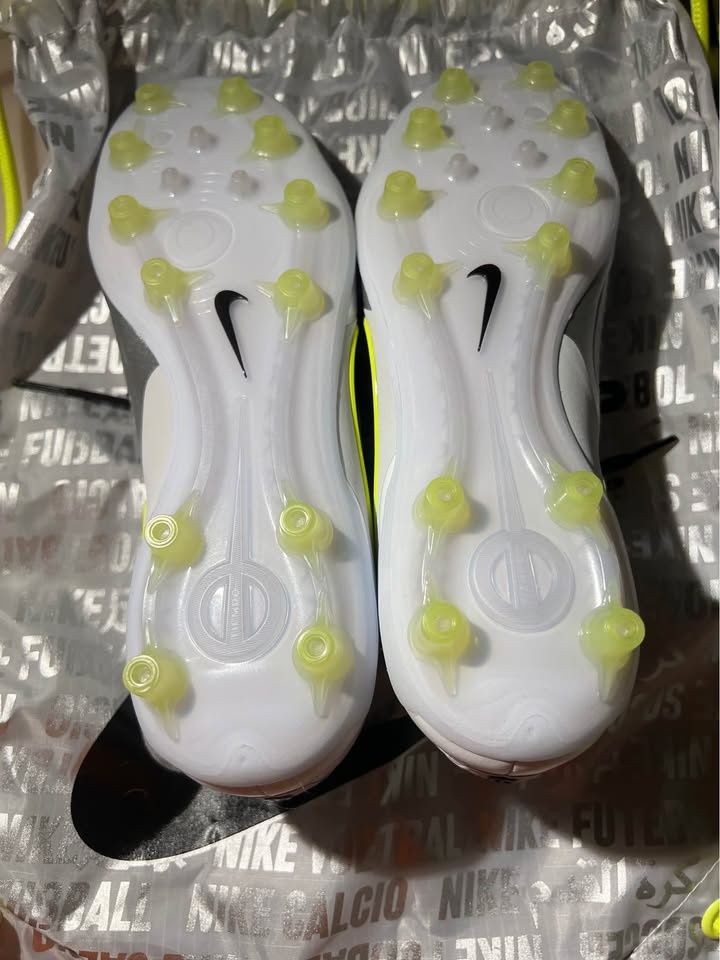 Nike Tiempo Legend 10 Elite Max Voltage AG - photo 4