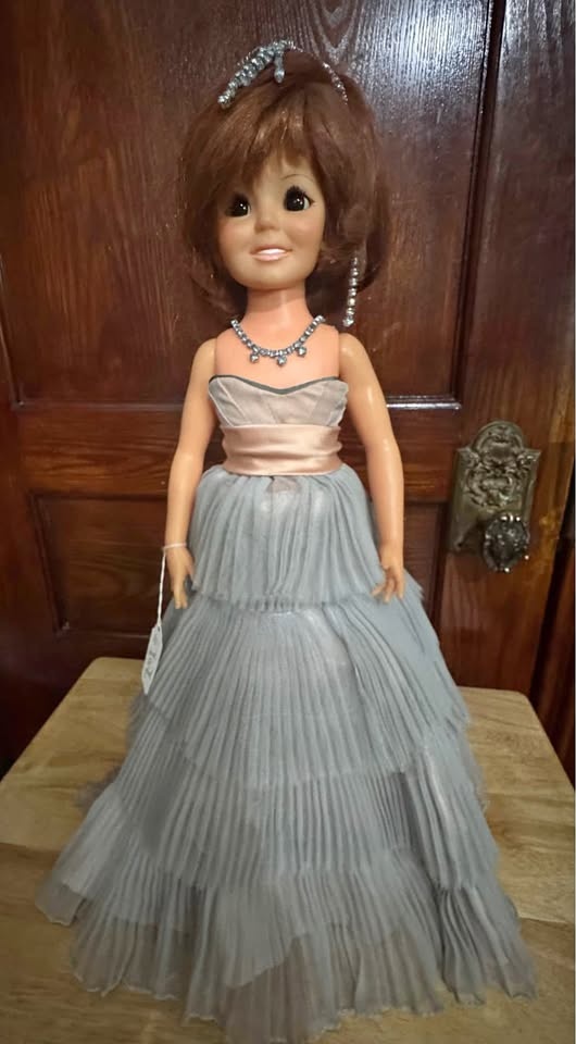 Vintage 1968 Ideal Crissy 18” Doll with Stand – Grow Hair Featur