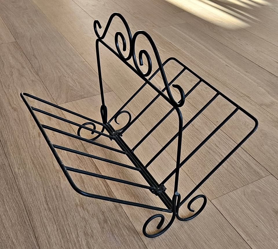 Metal Magazine Rack