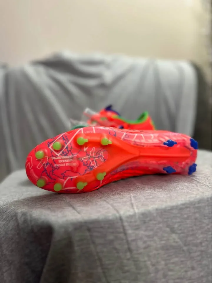 Under armour cleats image indicator(3)