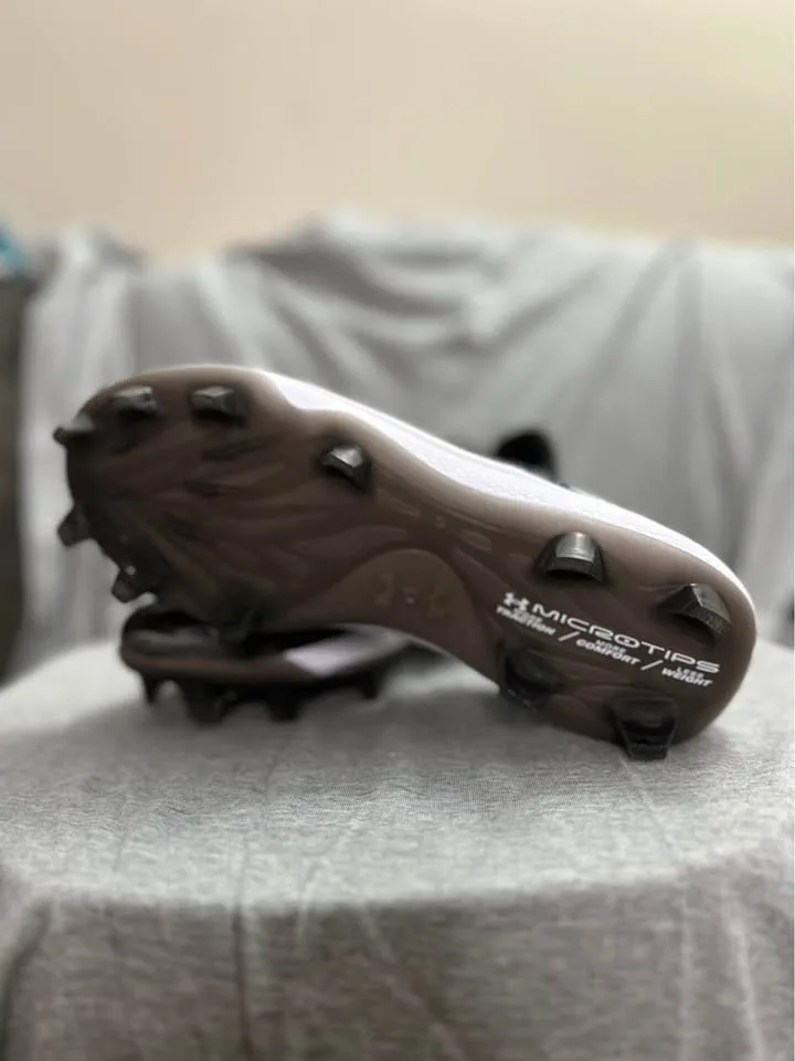 Under armour cleats image indicator(3)