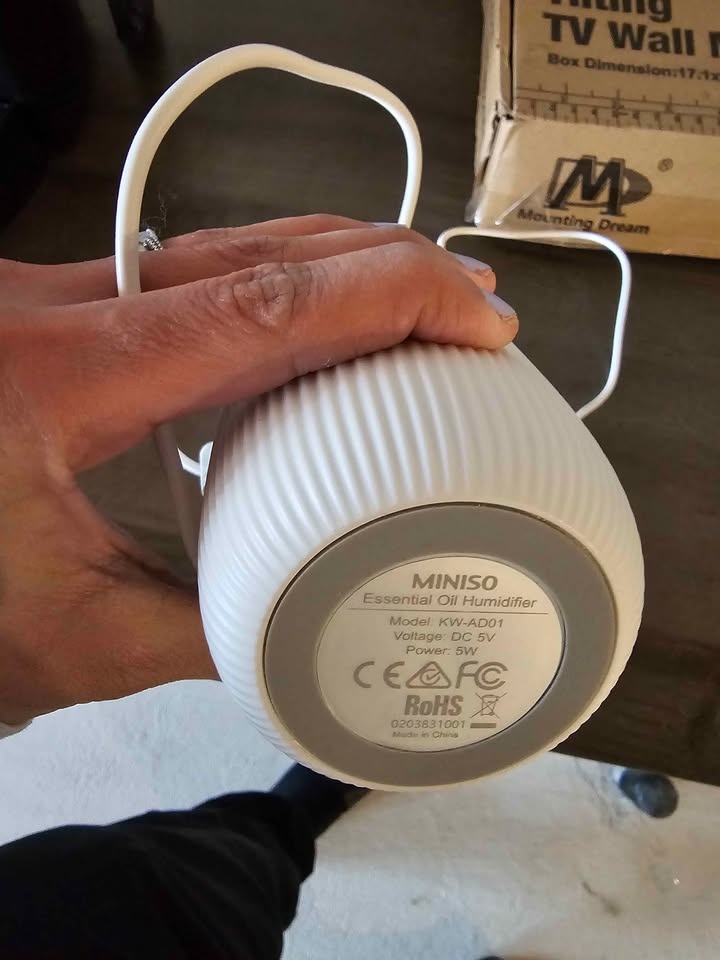 MINISO Essential Oil Humidifier - photo 2