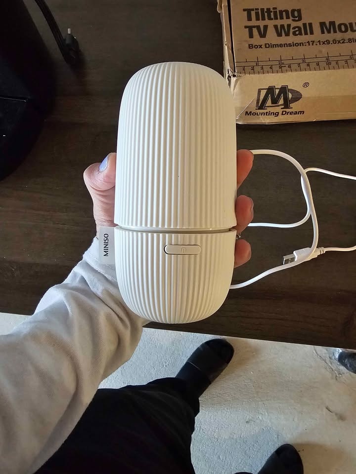 MINISO Essential Oil Humidifier - photo 3