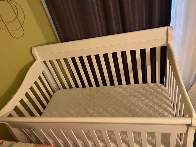 Adjustable Crib