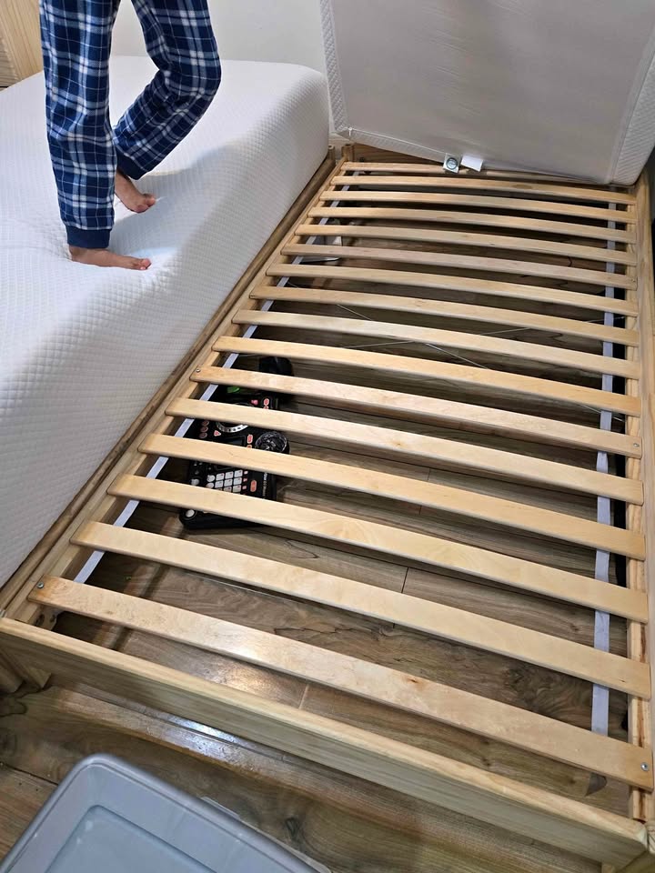 Stackable Twin size kids bed