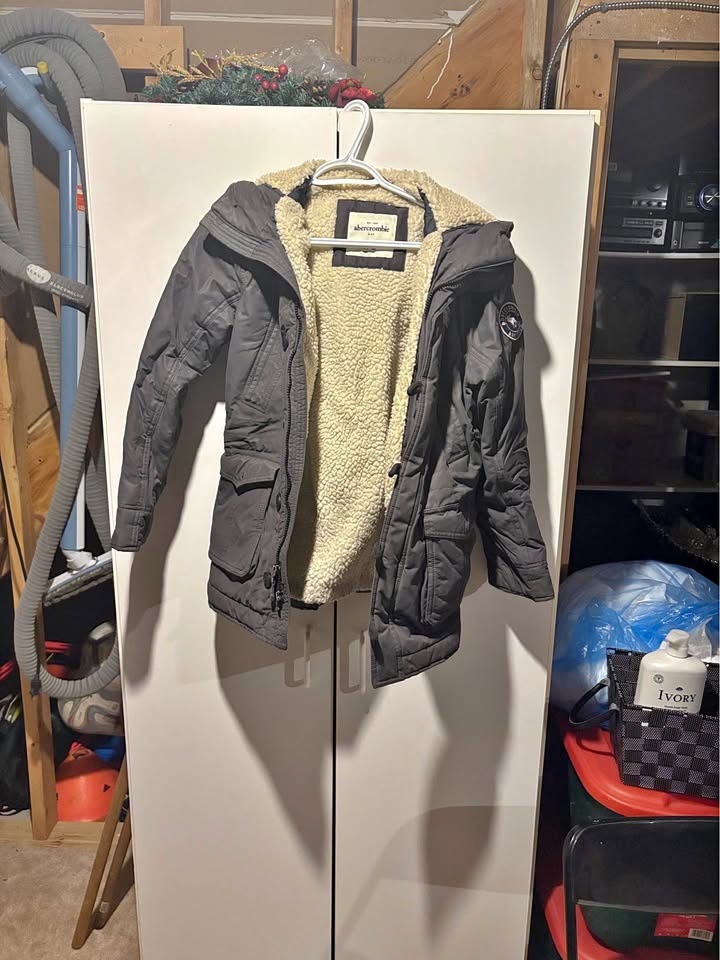 Abercrombie & Fitch Dark Gray Winter Jacket (Kids)