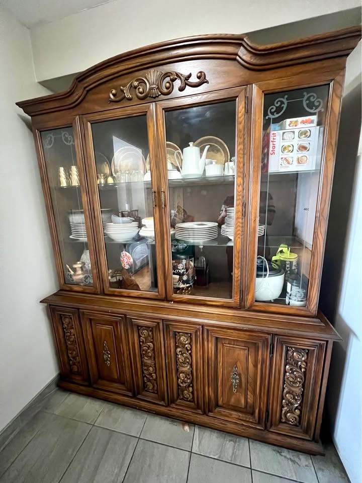 Solid Wood Dining Hutch / China Cabinet - photo 2