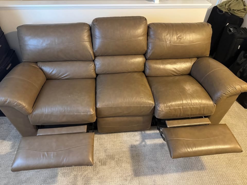 Moving sale - Reclining couch - photo 2