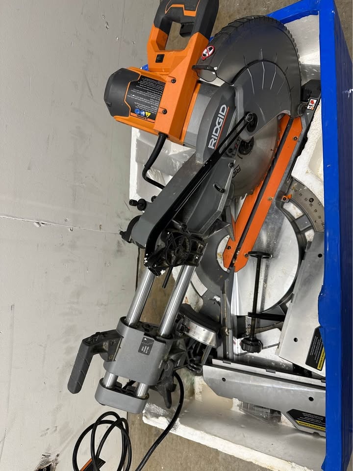 RIDGID 15-Amp 10-inch Dual Bevel Sliding Mitre Saw w/ LED - photo 3