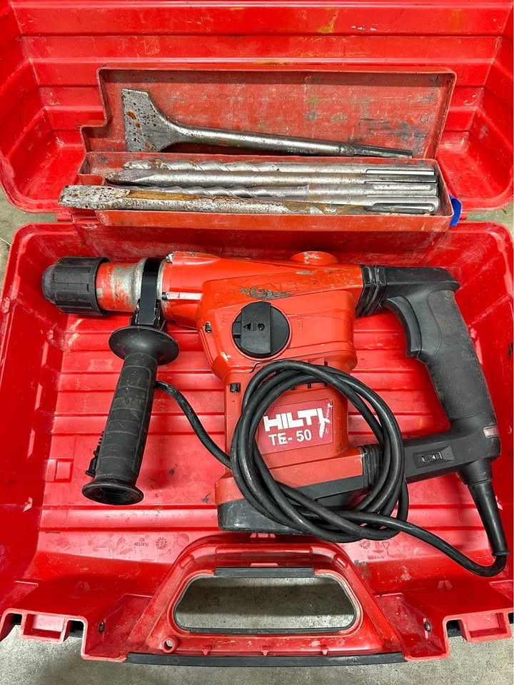 Hilti TE-50 SDS Rotary Hammer with Bits