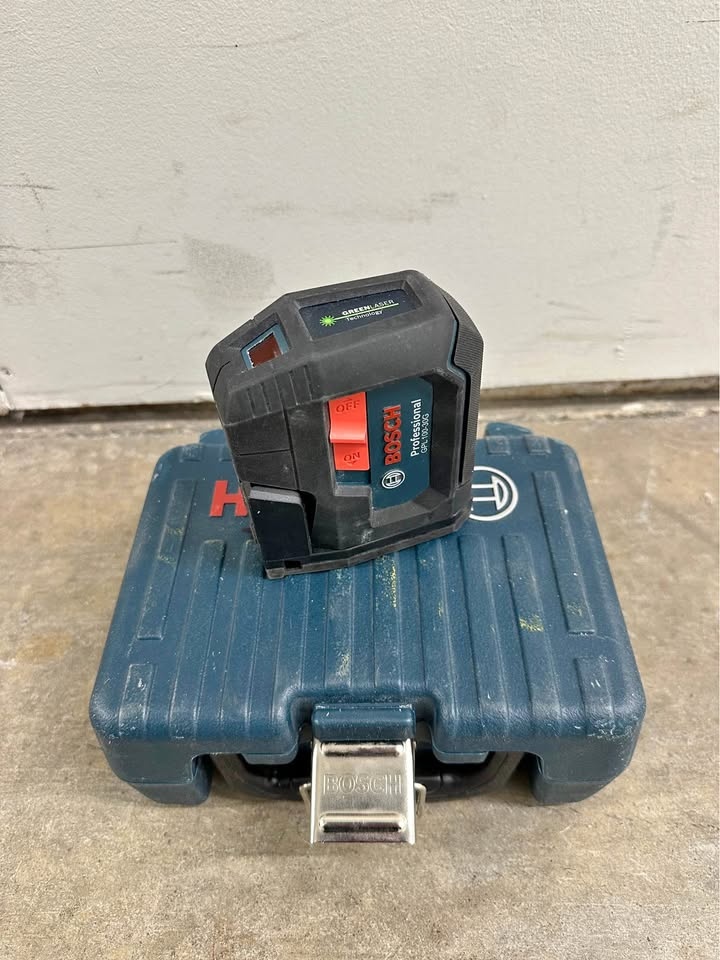 Bosch GPL100-30G 125Ft Green 3-Point Laser Level