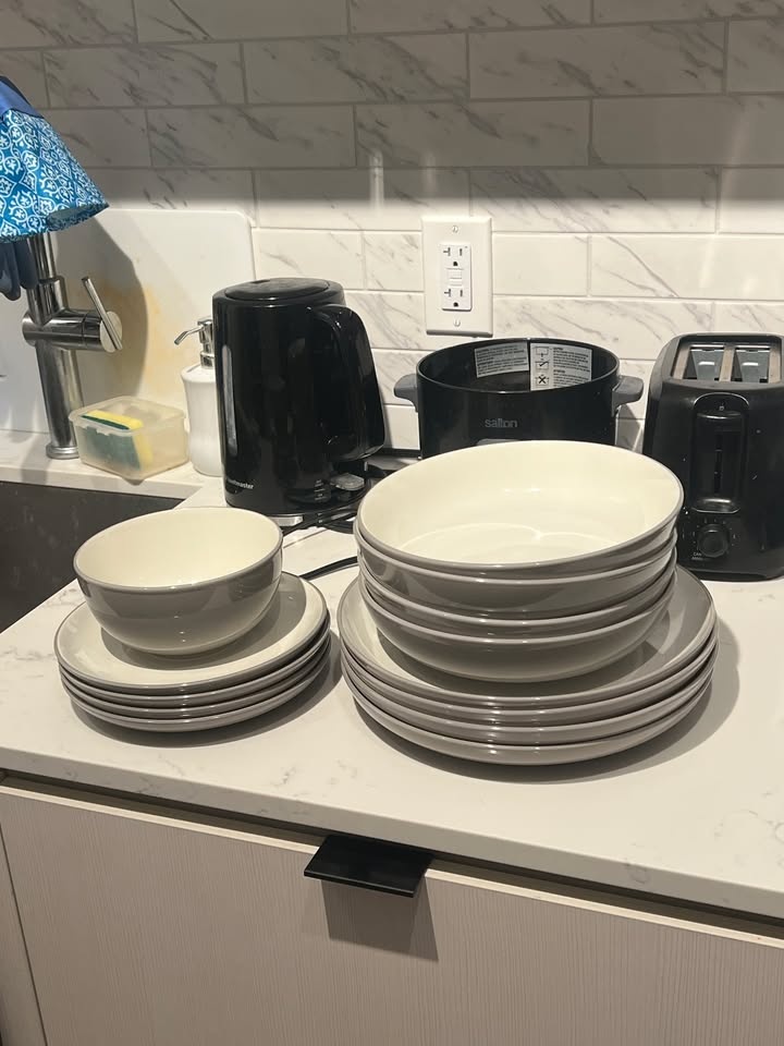 Grey Tableware Set