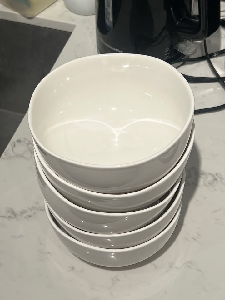 White Tableware Set - photo 2