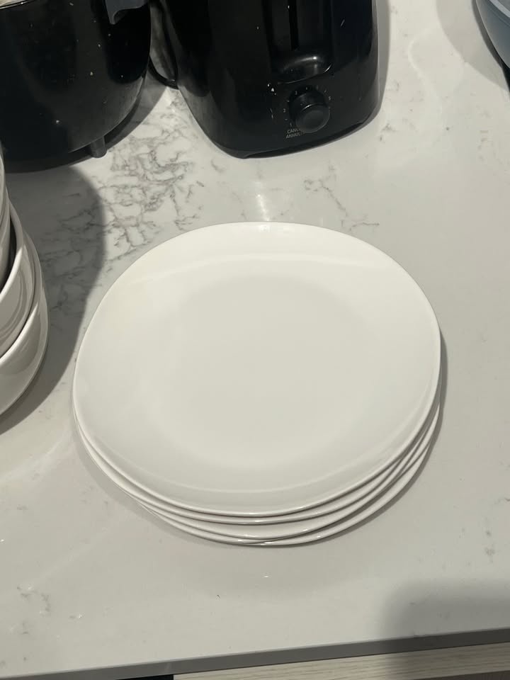 White Tableware Set - photo 3