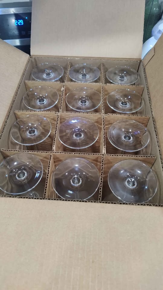 Arcoroc 16 oz Wine Glasses (Set of 12) - photo 2