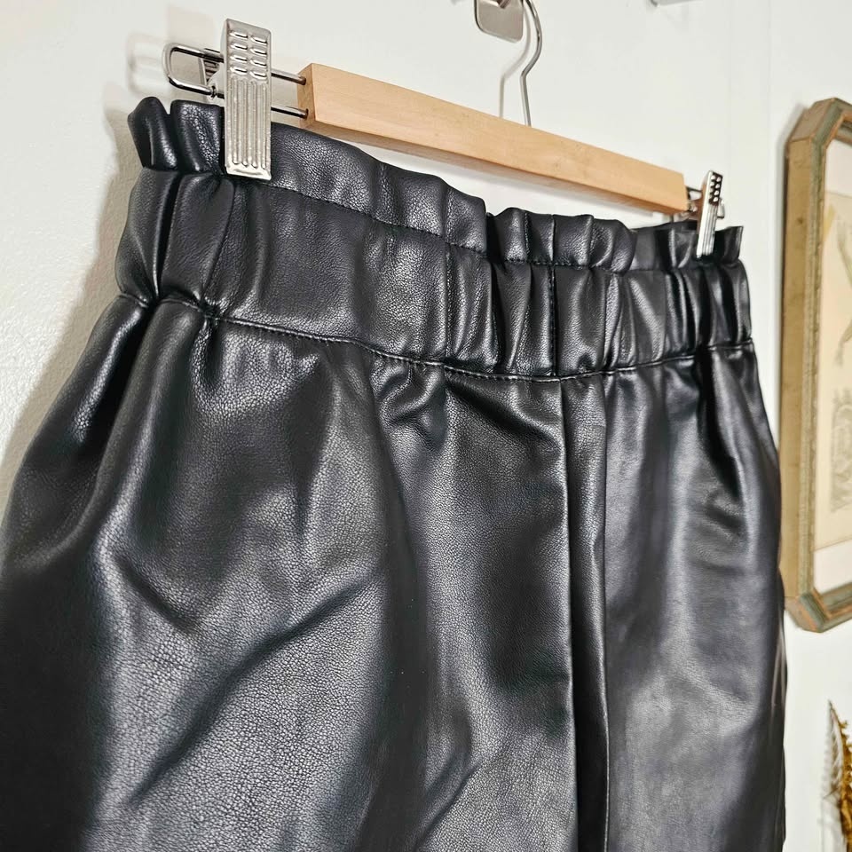 Bagatelle Black Faux Leather Paperbag Waist Shorts - Size S - photo 5