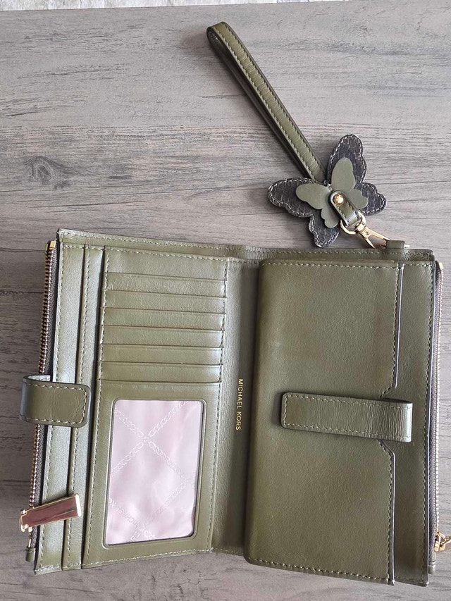 Michael Kors Wallet - photo 2