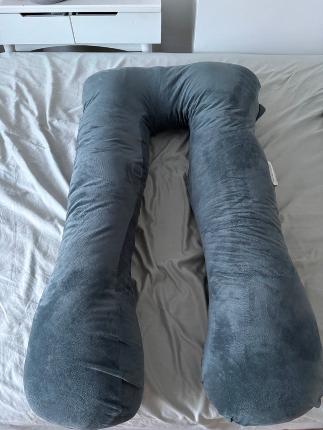 59" U-Shaped Pregnancy Pillow-Washable with a zipper