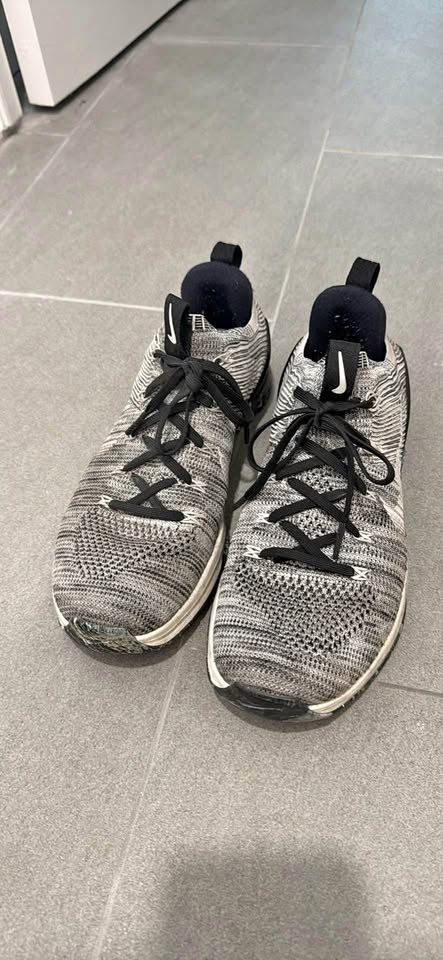 Nike Metcon size 8