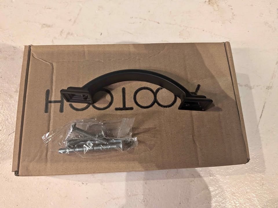 Box of cabinet handles, black, 10 in case, 76 mm