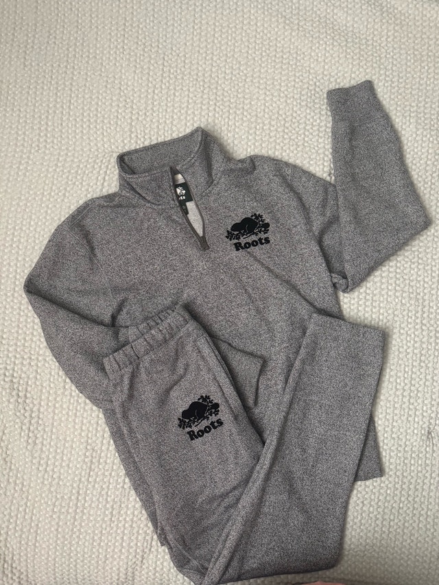 Roots Grey Quarter-Zip Lounge Set - Women’s S Top / XS Bottom
