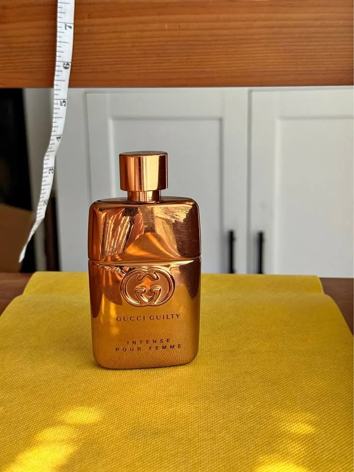 Gucci Guilty Pour Femme Eau de Parfum Intense 3/4 full thumbnail