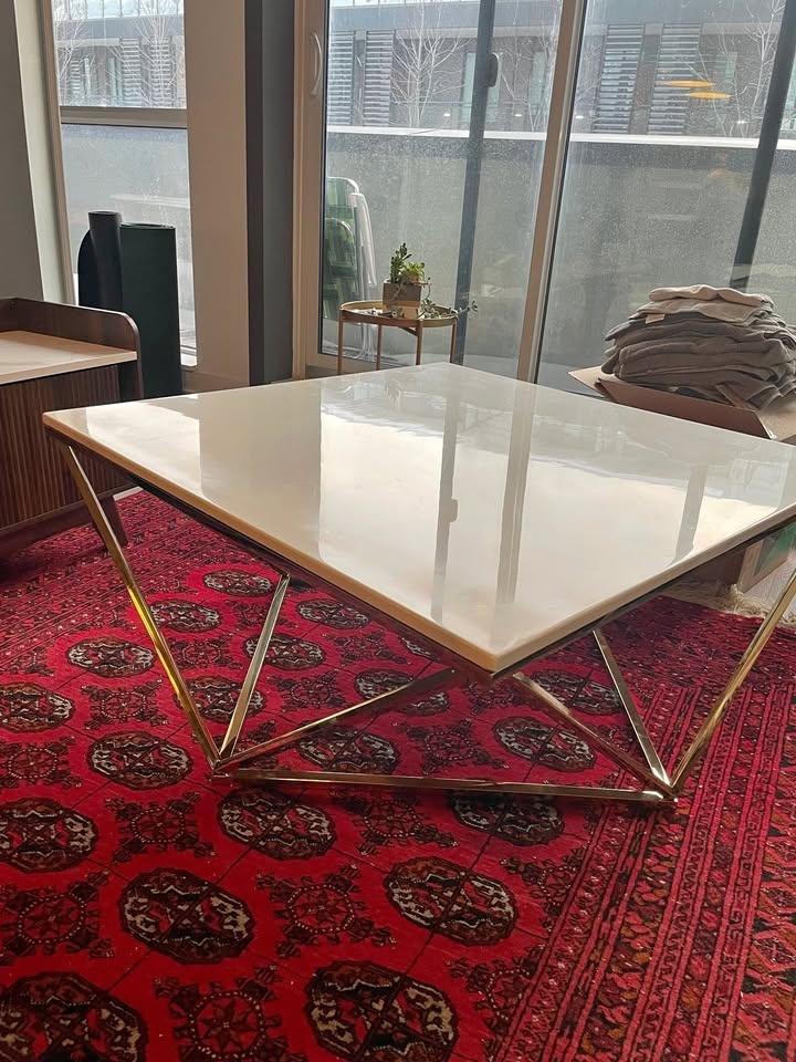 BRAND NEW Coffee table