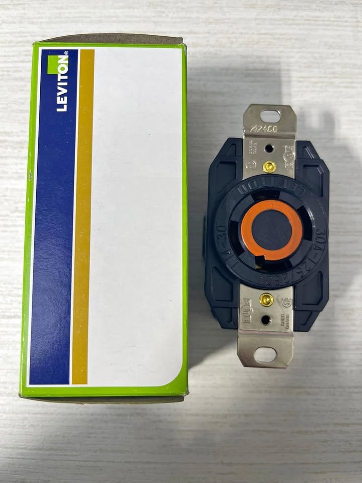 Leviton Locking Receptacle 30 Amp 125/250V Industrial Grade