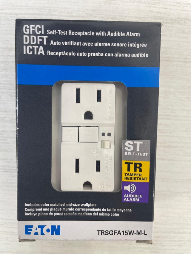 Eaton White 15-Amp Tamper Resistant Outlet with Wall Plate