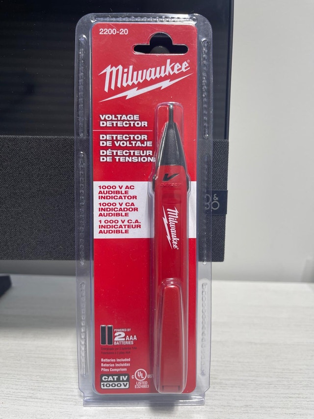 Milwaukee Tool Voltage Detector 2200-20
