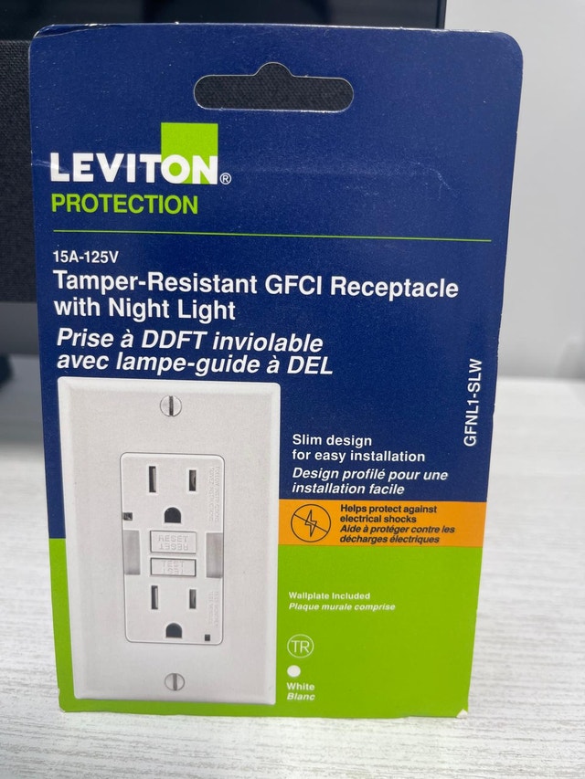 Leviton Decora 15 Amp Tamper-Resistant GFCI Receptacle