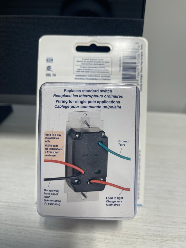 Leviton SureSlide Universal Slide Dimmer with Preset - photo 2