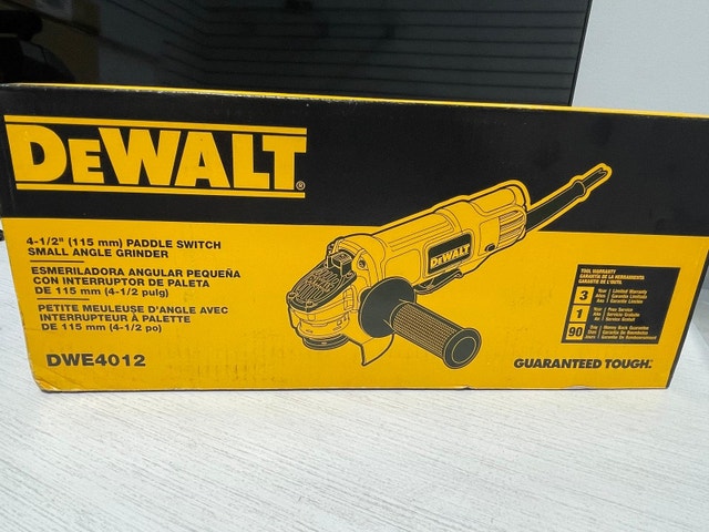 DEWALT 7.5 Amp 4.5-inch Corded 12,000 RPM Paddle Switch Grinder
