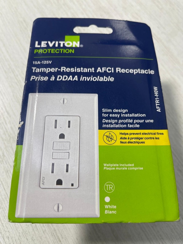 Leviton AFCI Receptacle, 15 Amp, 125 Volt, Tamper-Resistant