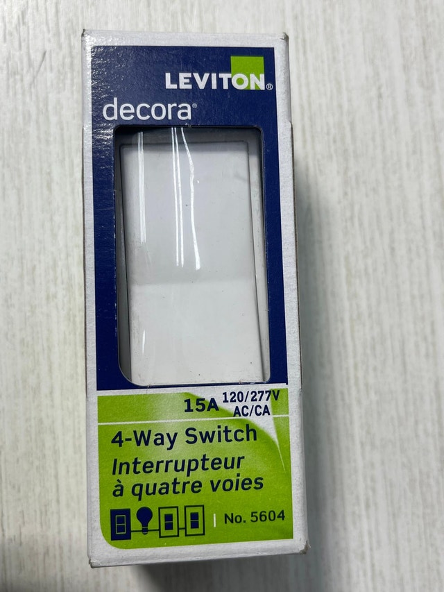 Leviton Decora 4-Way 15 Amp Switch, White
