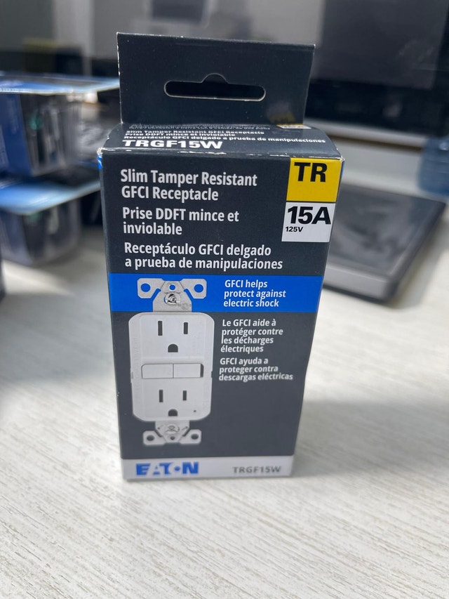 Eaton TRGF15W Slim Tamper Resistant GFCI Receptacle 15A 125V