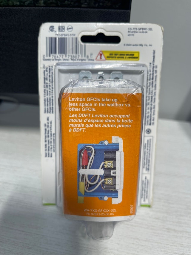 Leviton GFCI Combination Switch, 15 Amp Tamper-Resistant - photo 2