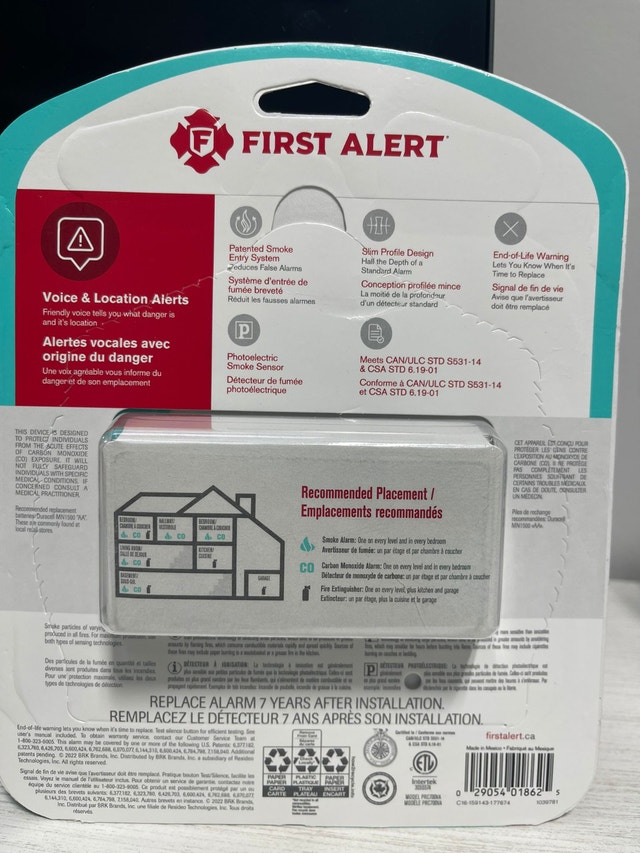 First Alert Smoke & CO Alarm with Voice Alert - photo 2