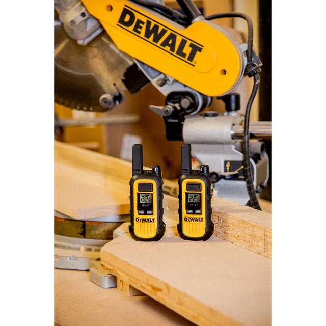 DEWALT 250,000 Sq. ft. FRS/GMRS Two-Way Radio - photo 3