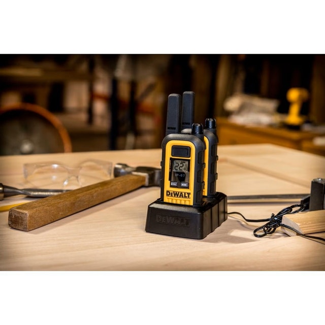 DEWALT 250,000 Sq. ft. FRS/GMRS Two-Way Radio - photo 5