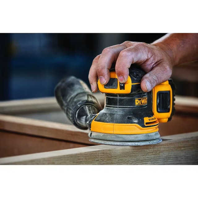 DEWALT 20V MAX XR Brushless Cordless 5 inch Random Orbit Sander - photo 3