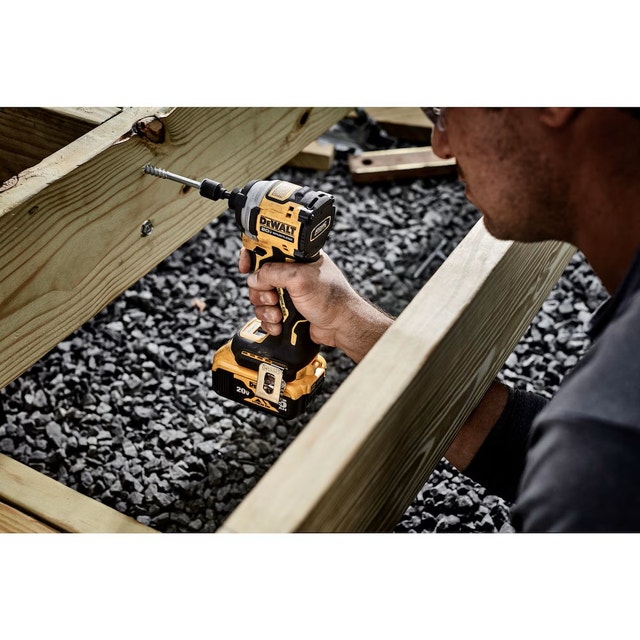 DEWALT 20V MAX ATOMIC 1/2" Cordless Impact Wrench - photo 2
