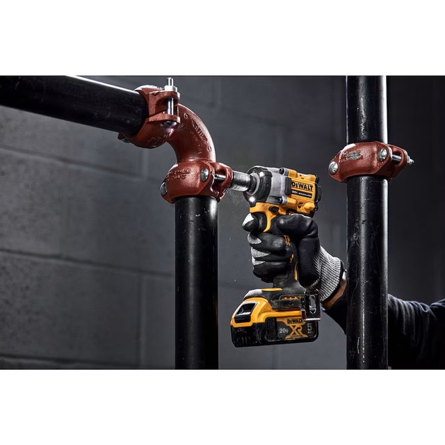 DEWALT 20V MAX ATOMIC 1/2" Cordless Impact Wrench - photo 4