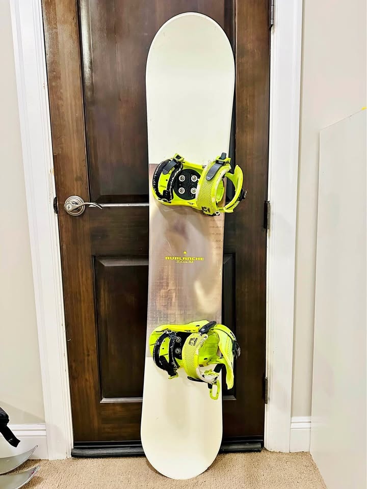 Avalanche Snowboard – 153 cm