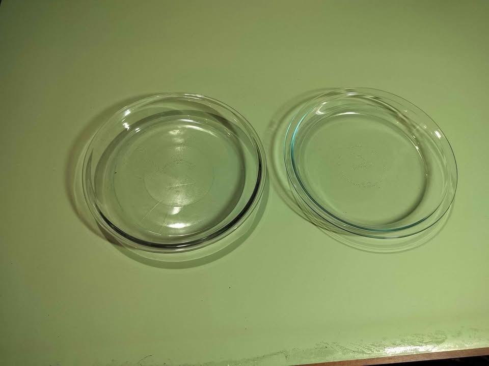 Glass pie plates